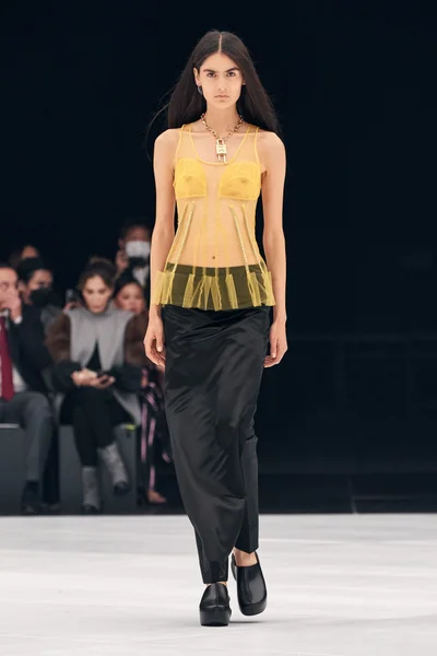 Look 46